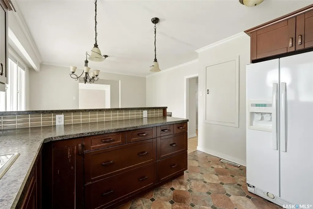 10 Lamont Crescent Regina SK S4S 4A4