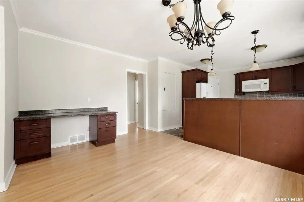 10 Lamont Crescent Regina SK S4S 4A4