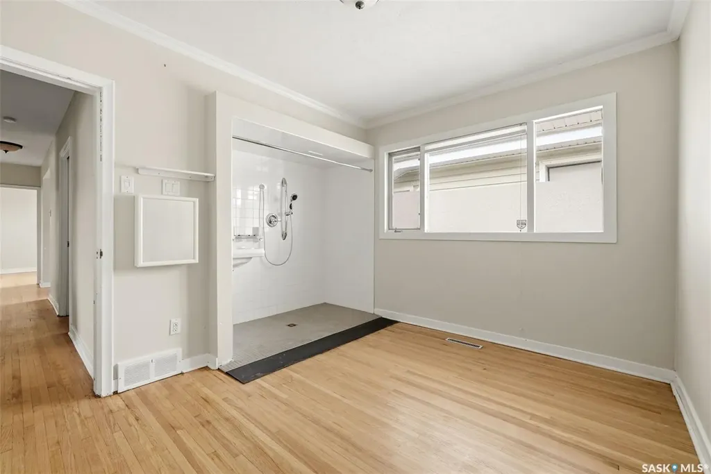 10 Lamont Crescent Regina SK S4S 4A4