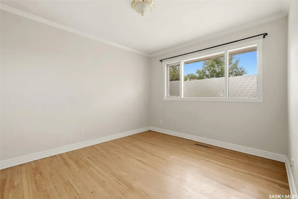 10 Lamont Crescent Regina SK S4S 4A4