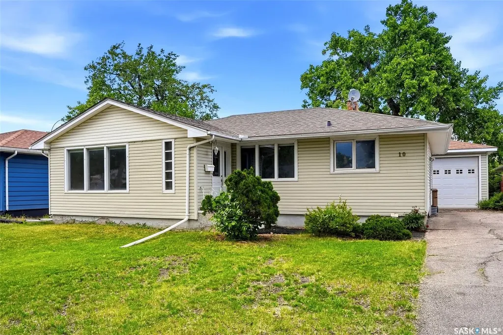 10 Lamont Crescent Regina SK S4S 4A4