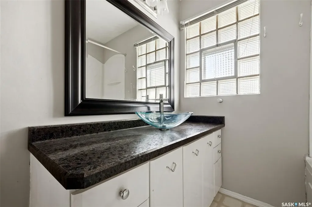10 Lamont Crescent Regina SK S4S 4A4