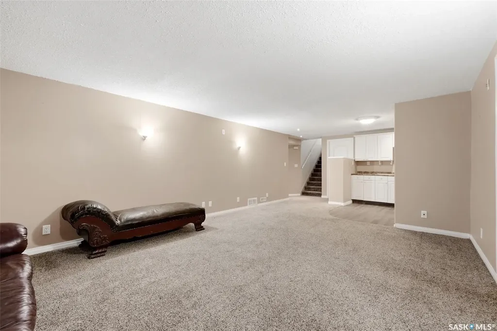 10 Lamont Crescent Regina SK S4S 4A4