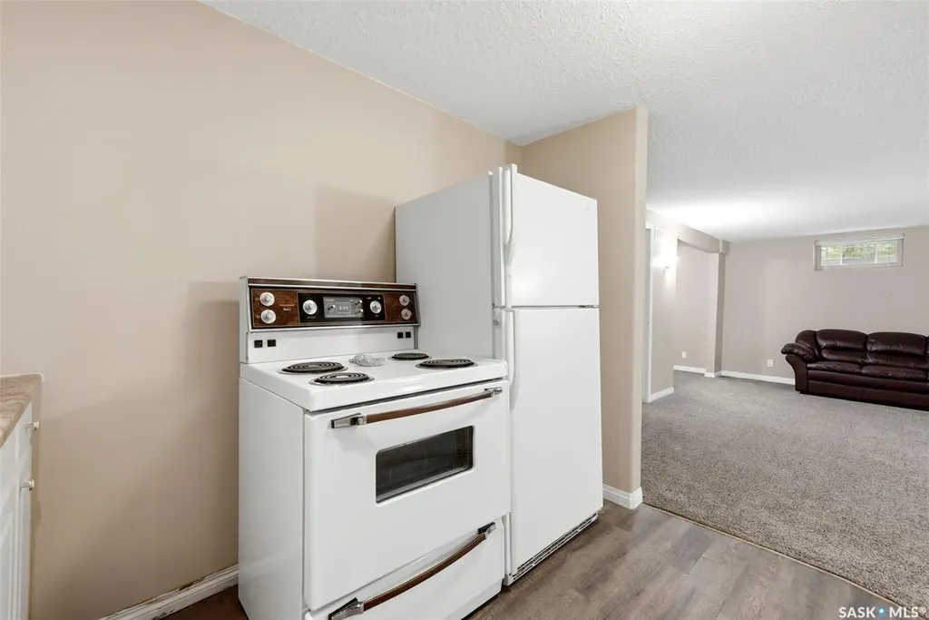 10 Lamont Crescent Regina SK S4S 4A4