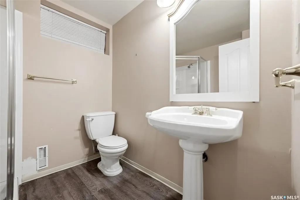 10 Lamont Crescent Regina SK S4S 4A4