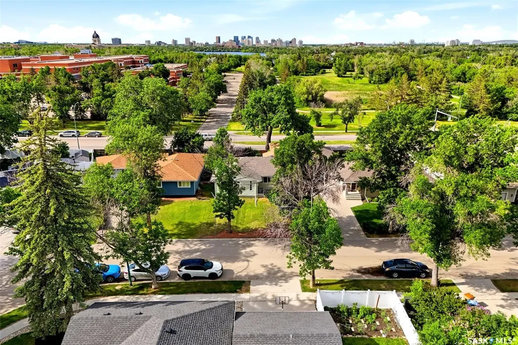 10 Lamont Crescent Regina SK S4S 4A4