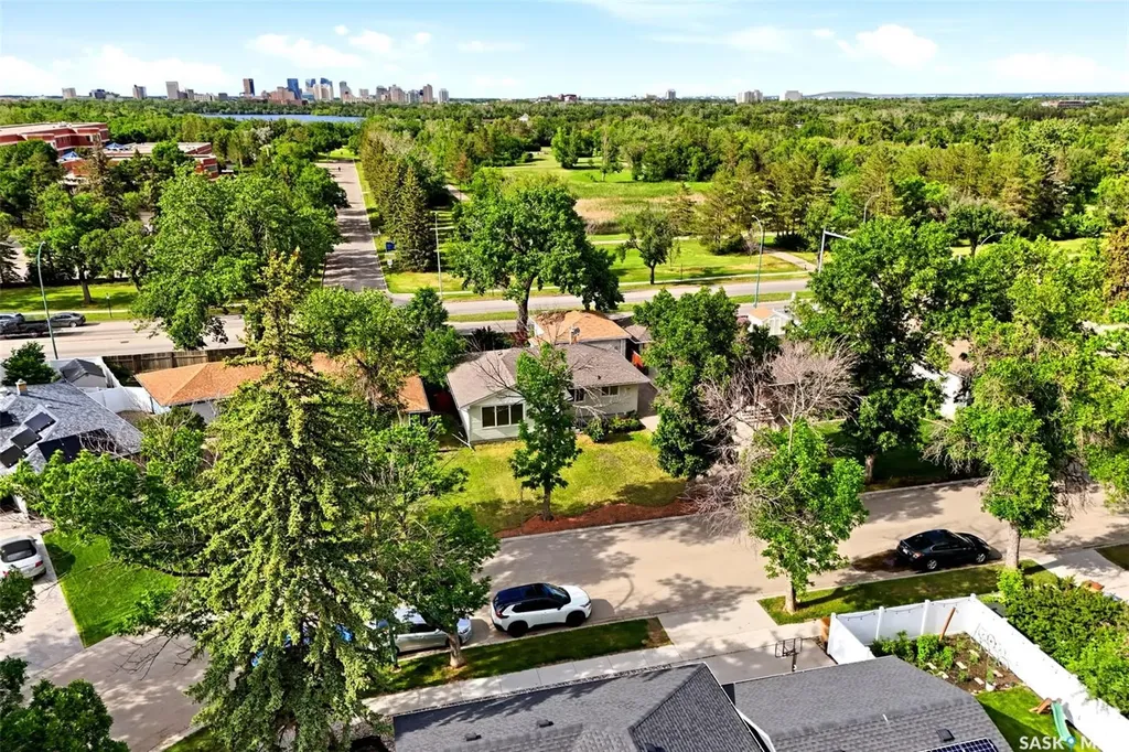10 Lamont Crescent Regina SK S4S 4A4