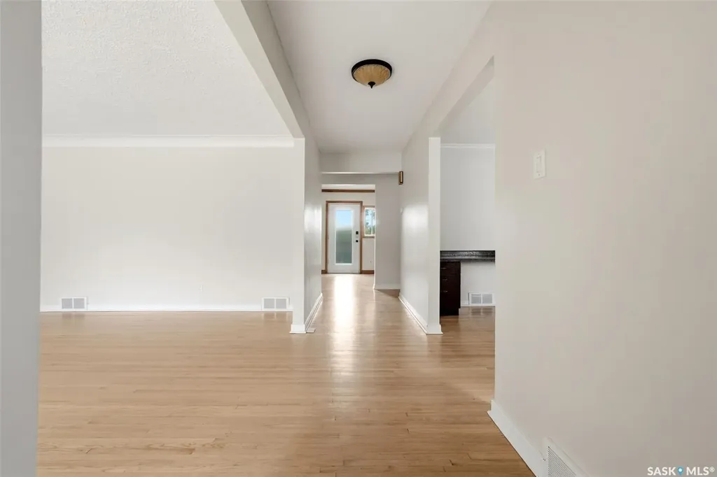 10 Lamont Crescent Regina SK S4S 4A4