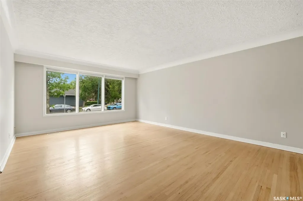 10 Lamont Crescent Regina SK S4S 4A4