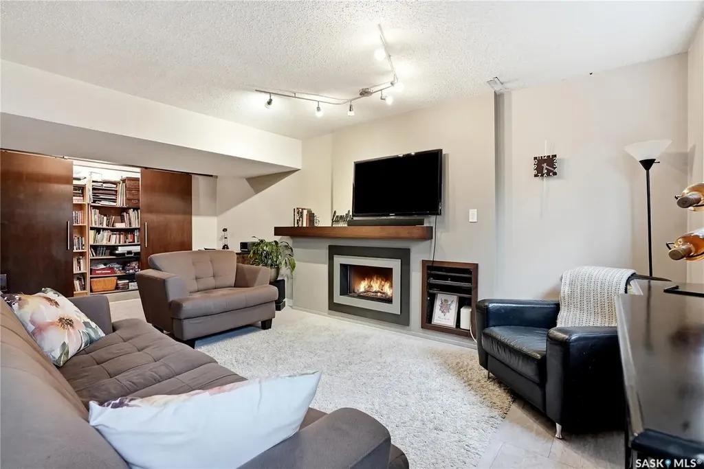 447 Ball Way Saskatoon SK S7K 6E6