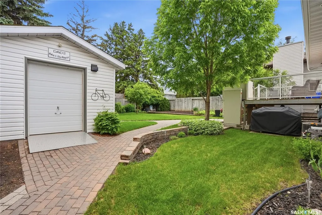 447 Ball Way Saskatoon SK S7K 6E6