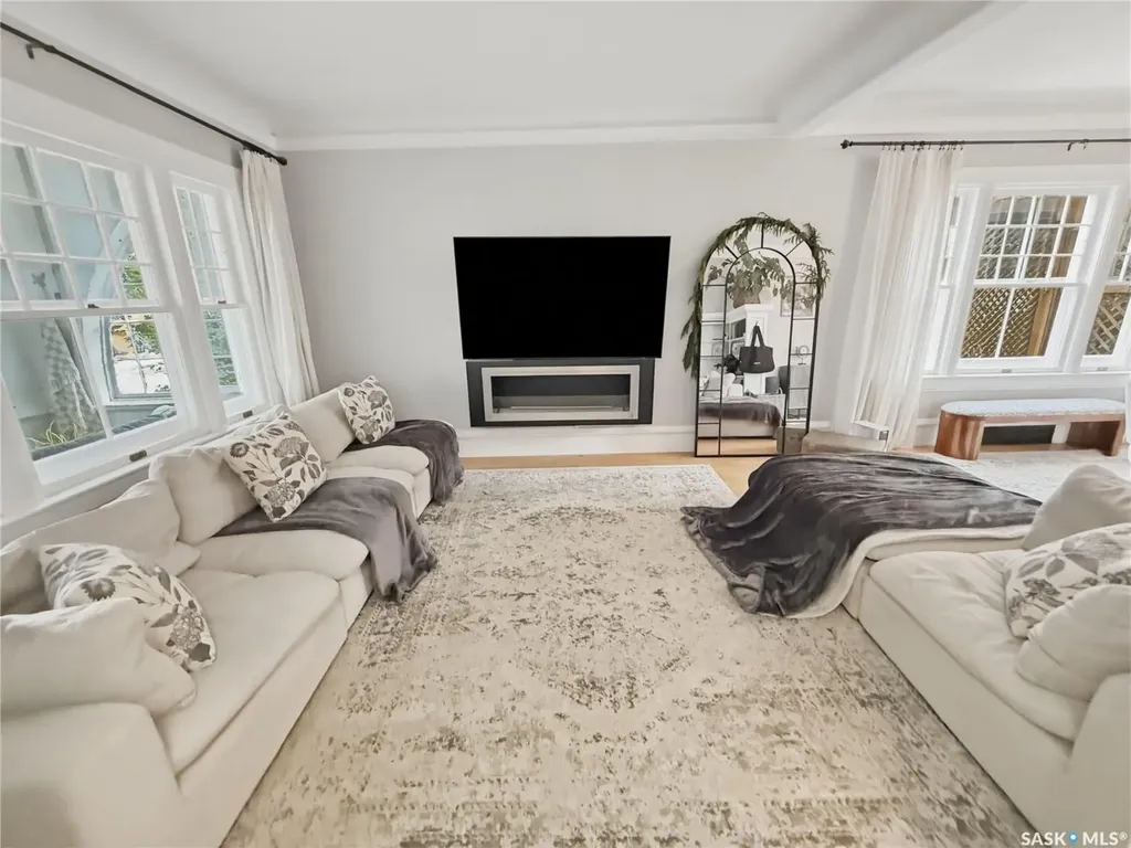 554 4th Avenue NE Swift Current SK S9H 2K2