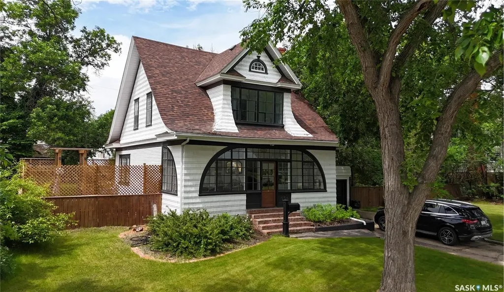 554 4th Avenue NE Swift Current SK S9H 2K2