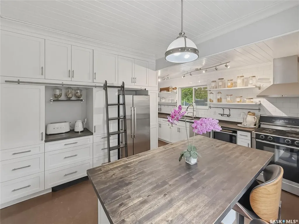554 4th Avenue NE Swift Current SK S9H 2K2