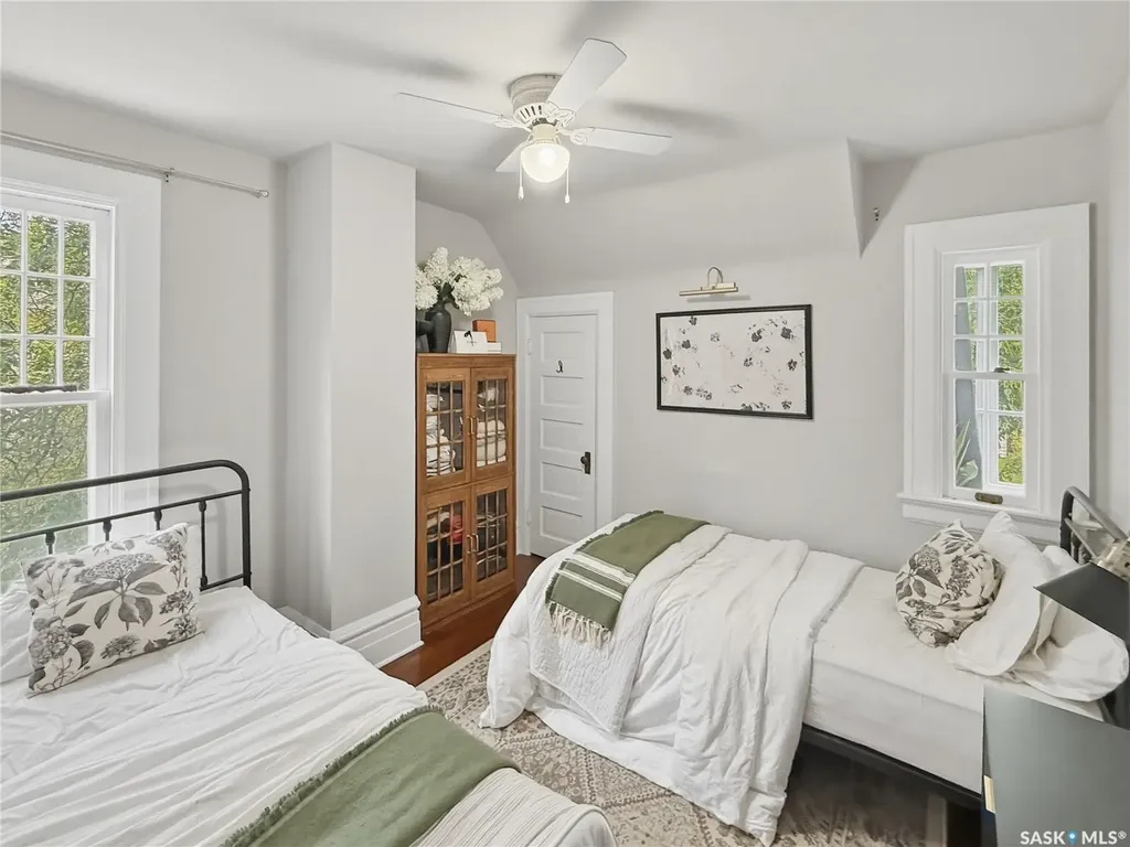 554 4th Avenue NE Swift Current SK S9H 2K2