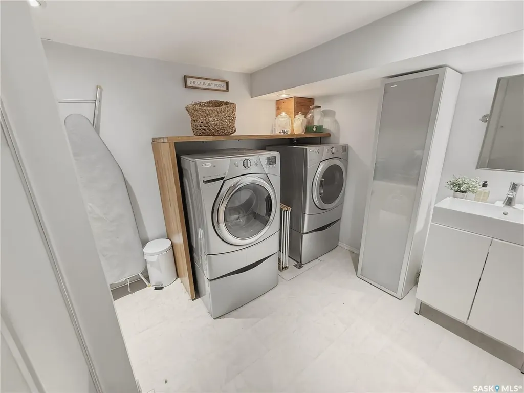 554 4th Avenue NE Swift Current SK S9H 2K2