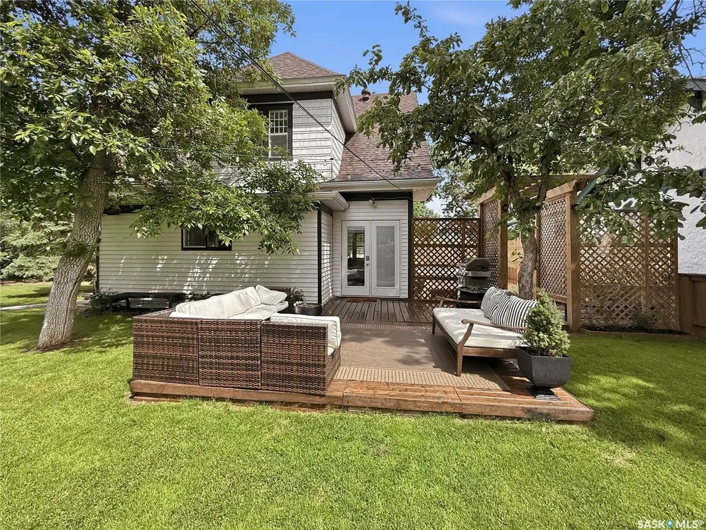 554 4th Avenue NE Swift Current SK S9H 2K2