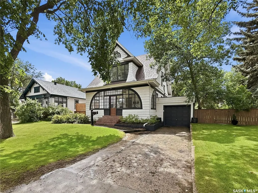 554 4th Avenue NE Swift Current SK S9H 2K2