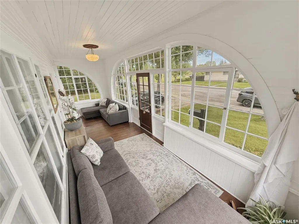 554 4th Avenue NE Swift Current SK S9H 2K2