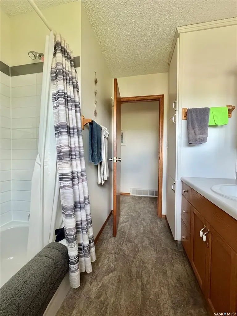 136 Darlington Street E Yorkton SK S3N 0E1
