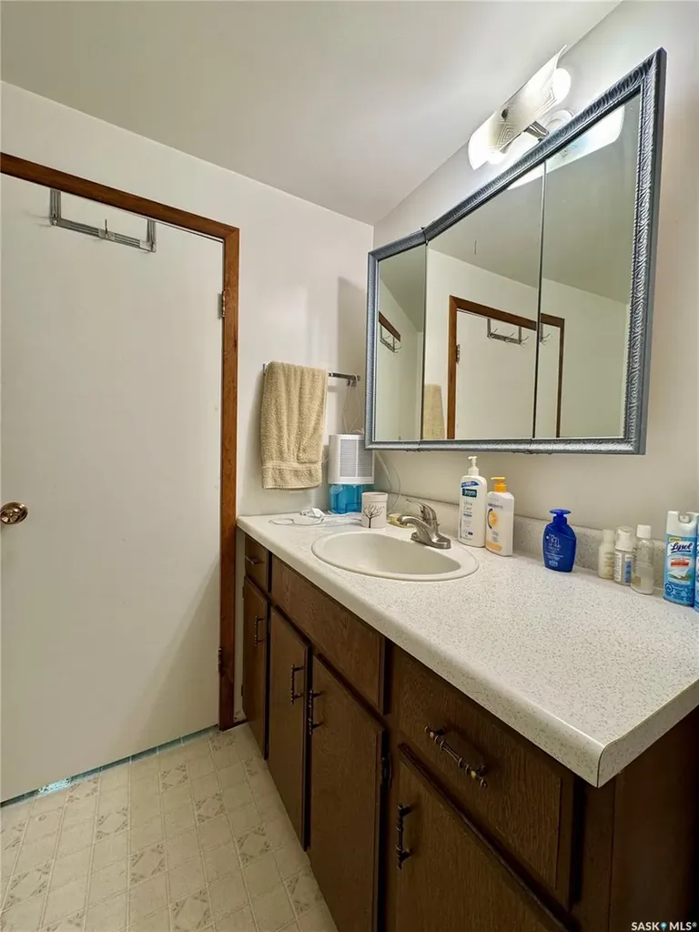 136 Darlington Street E Yorkton SK S3N 0E1