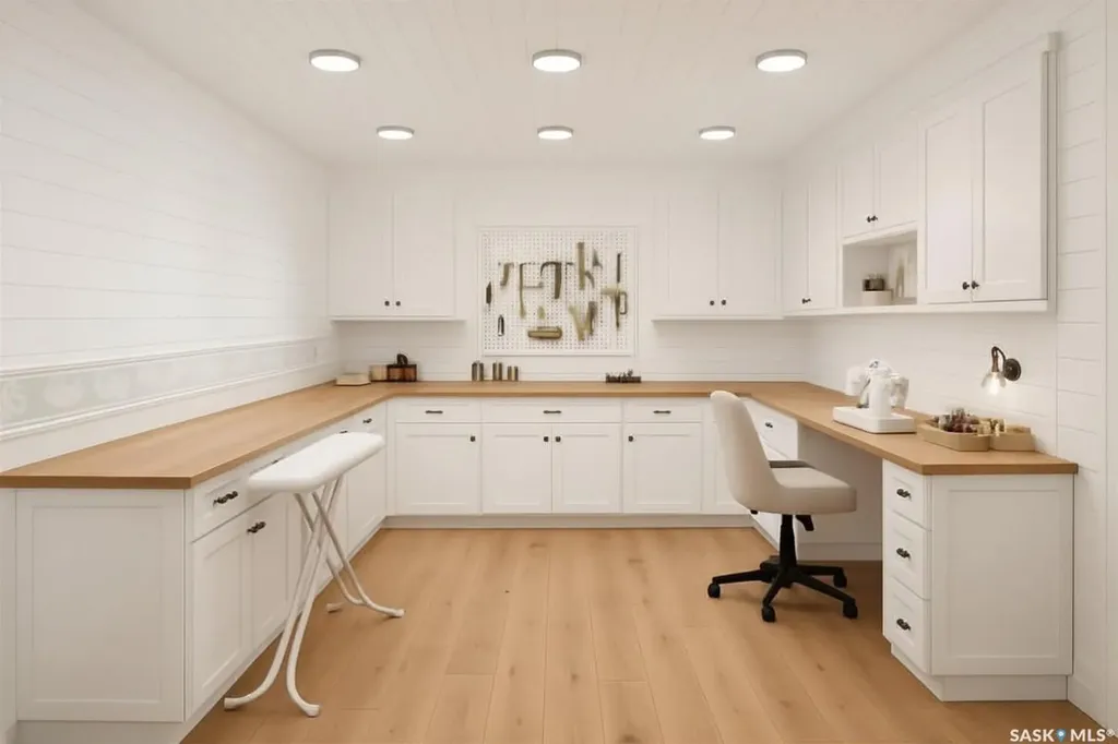 70 Lowry Place Regina SK S4S 6C7