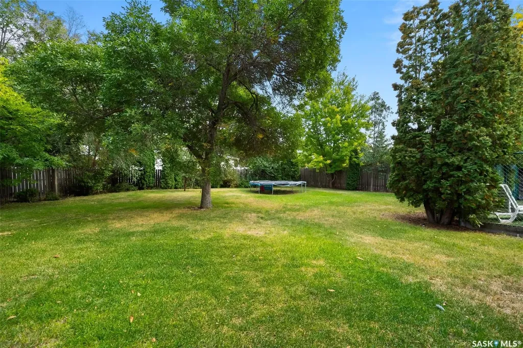 70 Lowry Place Regina SK S4S 6C7