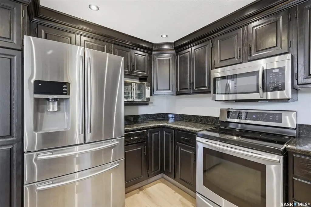 235 Bronson Way Saskatoon SK S7J 5E5