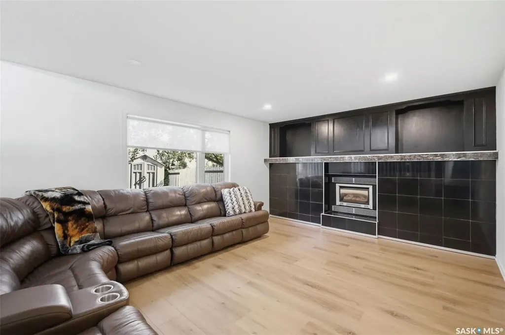 235 Bronson Way Saskatoon SK S7J 5E5