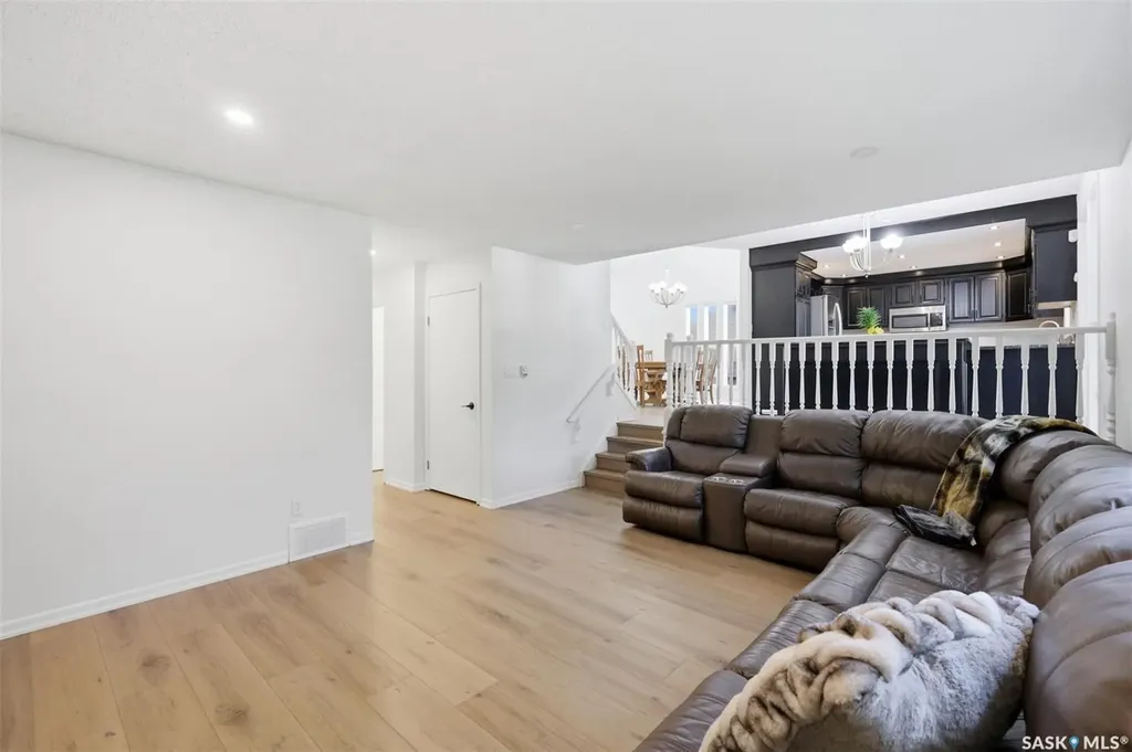 235 Bronson Way Saskatoon SK S7J 5E5