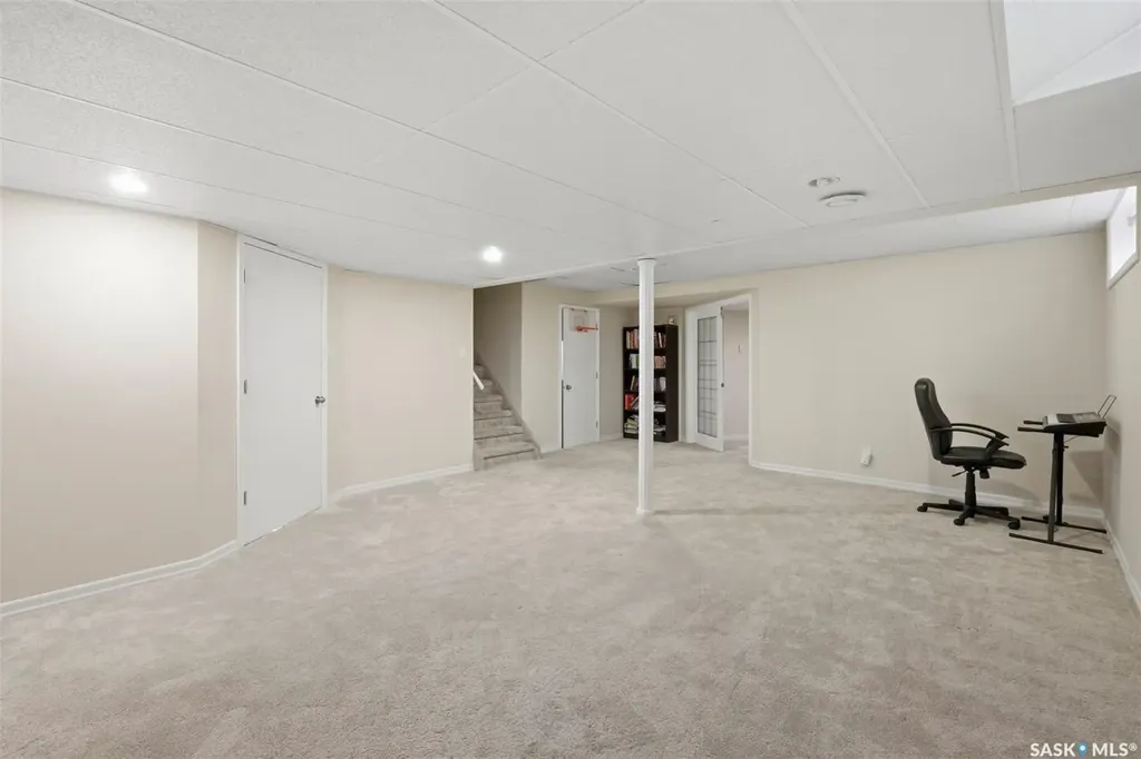 235 Bronson Way Saskatoon SK S7J 5E5