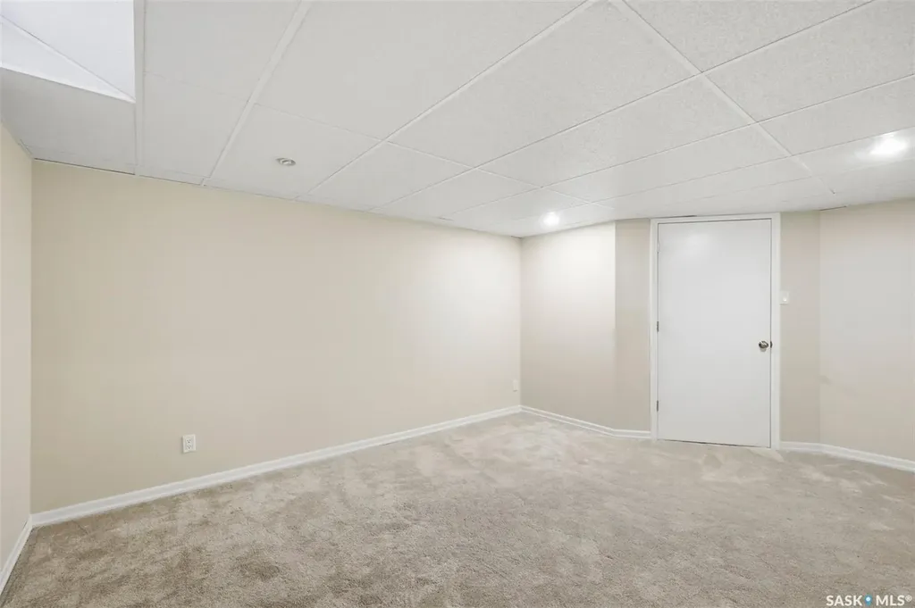235 Bronson Way Saskatoon SK S7J 5E5