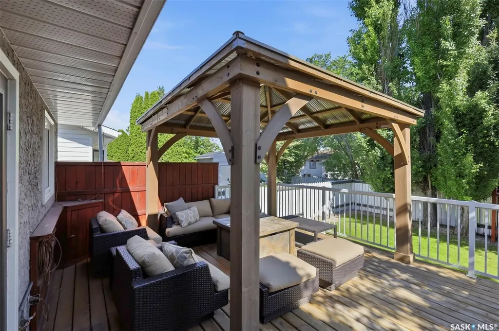 235 Bronson Way Saskatoon SK S7J 5E5