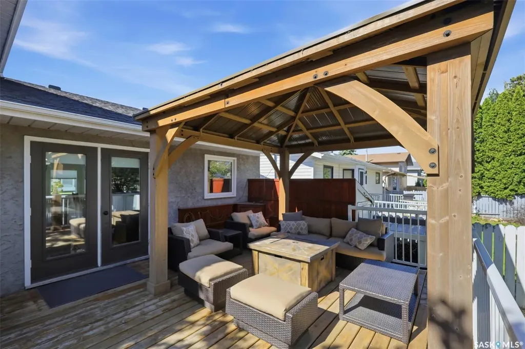 235 Bronson Way Saskatoon SK S7J 5E5
