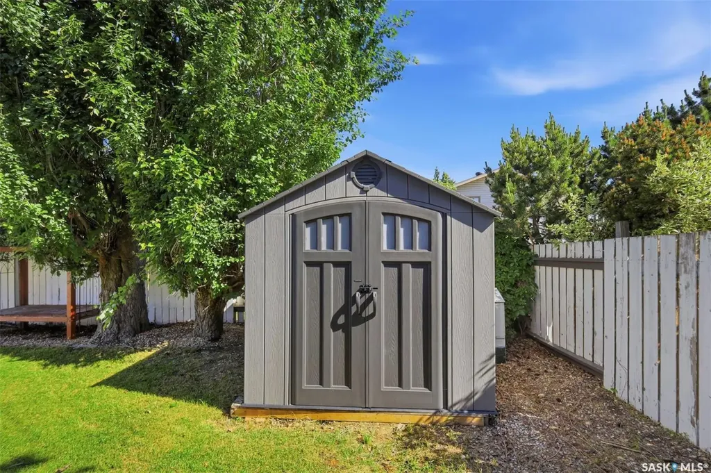 235 Bronson Way Saskatoon SK S7J 5E5