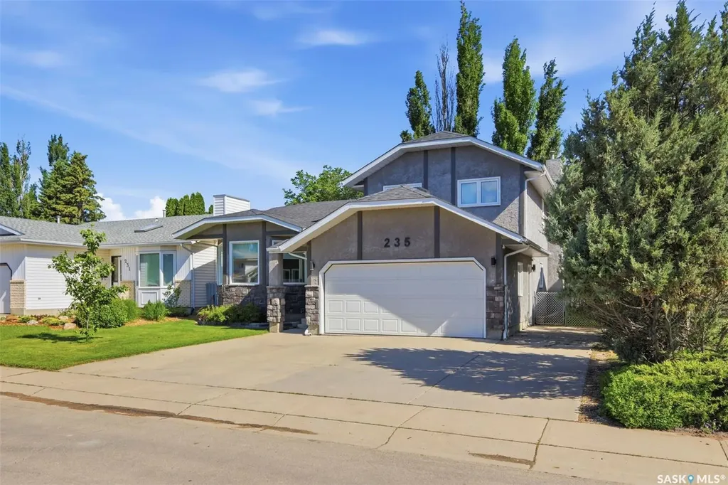 235 Bronson Way Saskatoon SK S7J 5E5