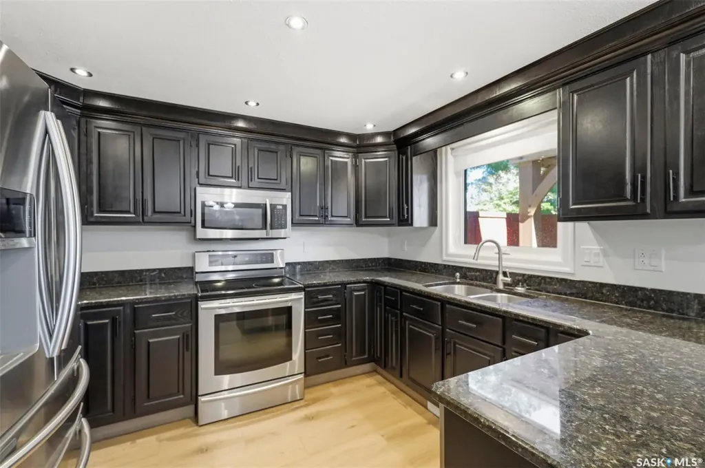 235 Bronson Way Saskatoon SK S7J 5E5