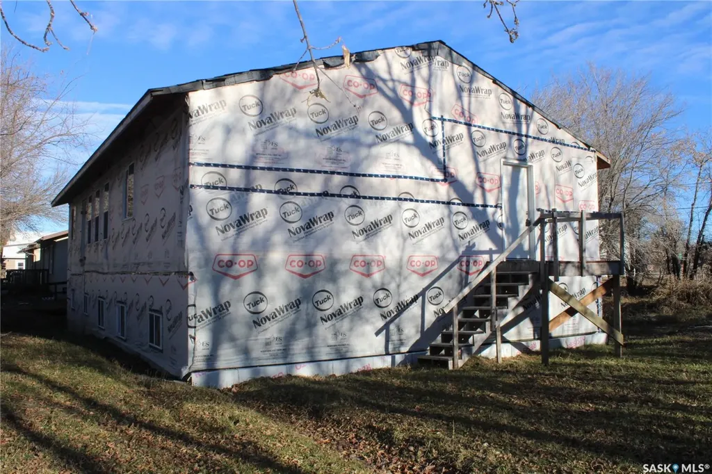 78 1st Street Wadena SK S0A 4J0