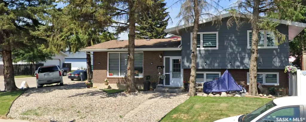 2 Mcdougall Crescent Saskatoon SK S7L 5C1