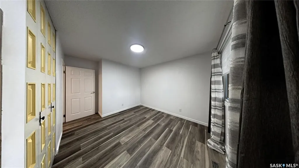 2 Mcdougall Crescent Saskatoon SK S7L 5C1