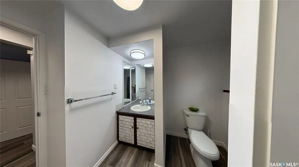2 Mcdougall Crescent Saskatoon SK S7L 5C1