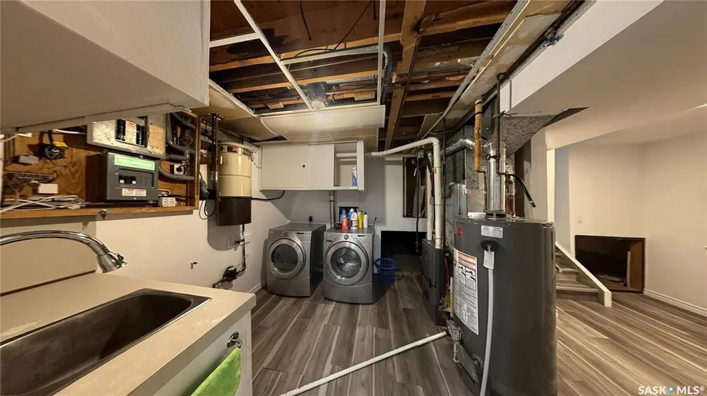 2 Mcdougall Crescent Saskatoon SK S7L 5C1