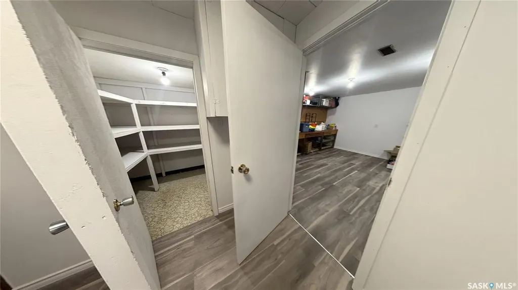 2 Mcdougall Crescent Saskatoon SK S7L 5C1