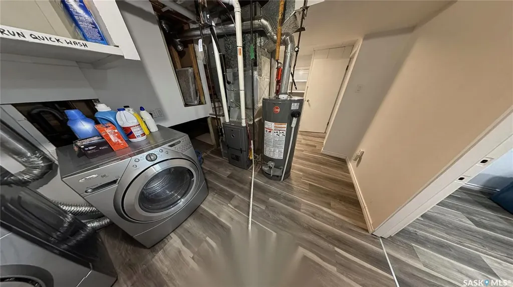 2 Mcdougall Crescent Saskatoon SK S7L 5C1