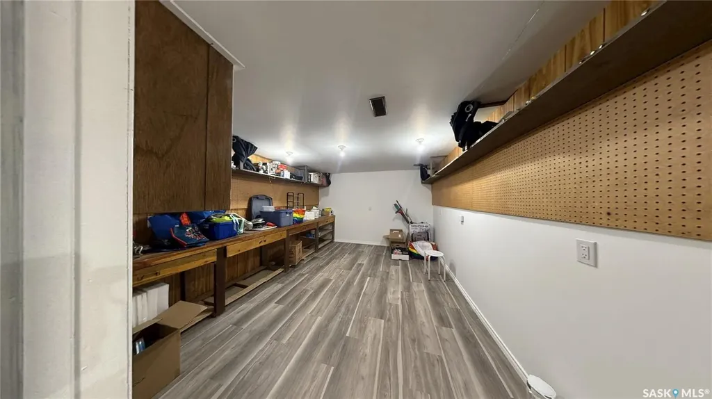 2 Mcdougall Crescent Saskatoon SK S7L 5C1