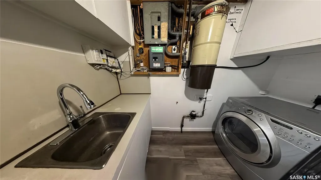 2 Mcdougall Crescent Saskatoon SK S7L 5C1
