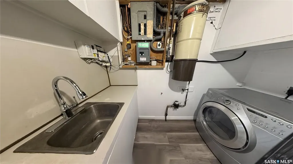 2 Mcdougall Crescent Saskatoon SK S7L 5C1