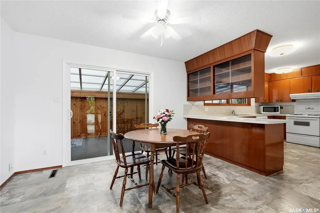 21 Bateman Crescent Saskatoon SK S7H 3C3