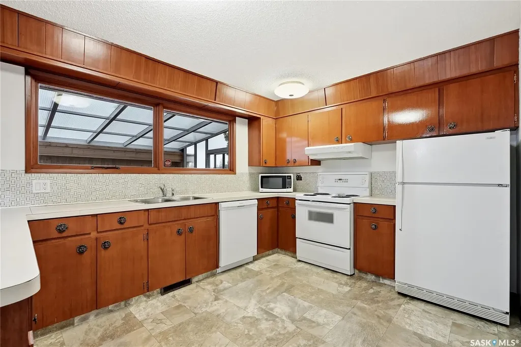 21 Bateman Crescent Saskatoon SK S7H 3C3