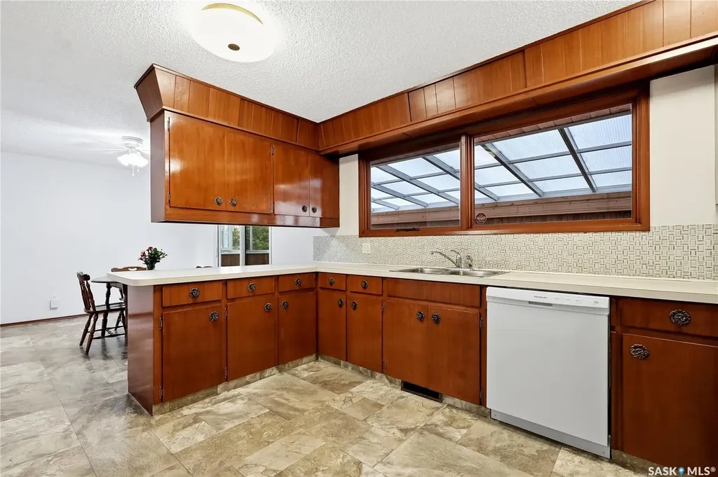 21 Bateman Crescent Saskatoon SK S7H 3C3